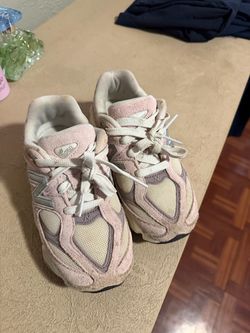 New balance pink shoes