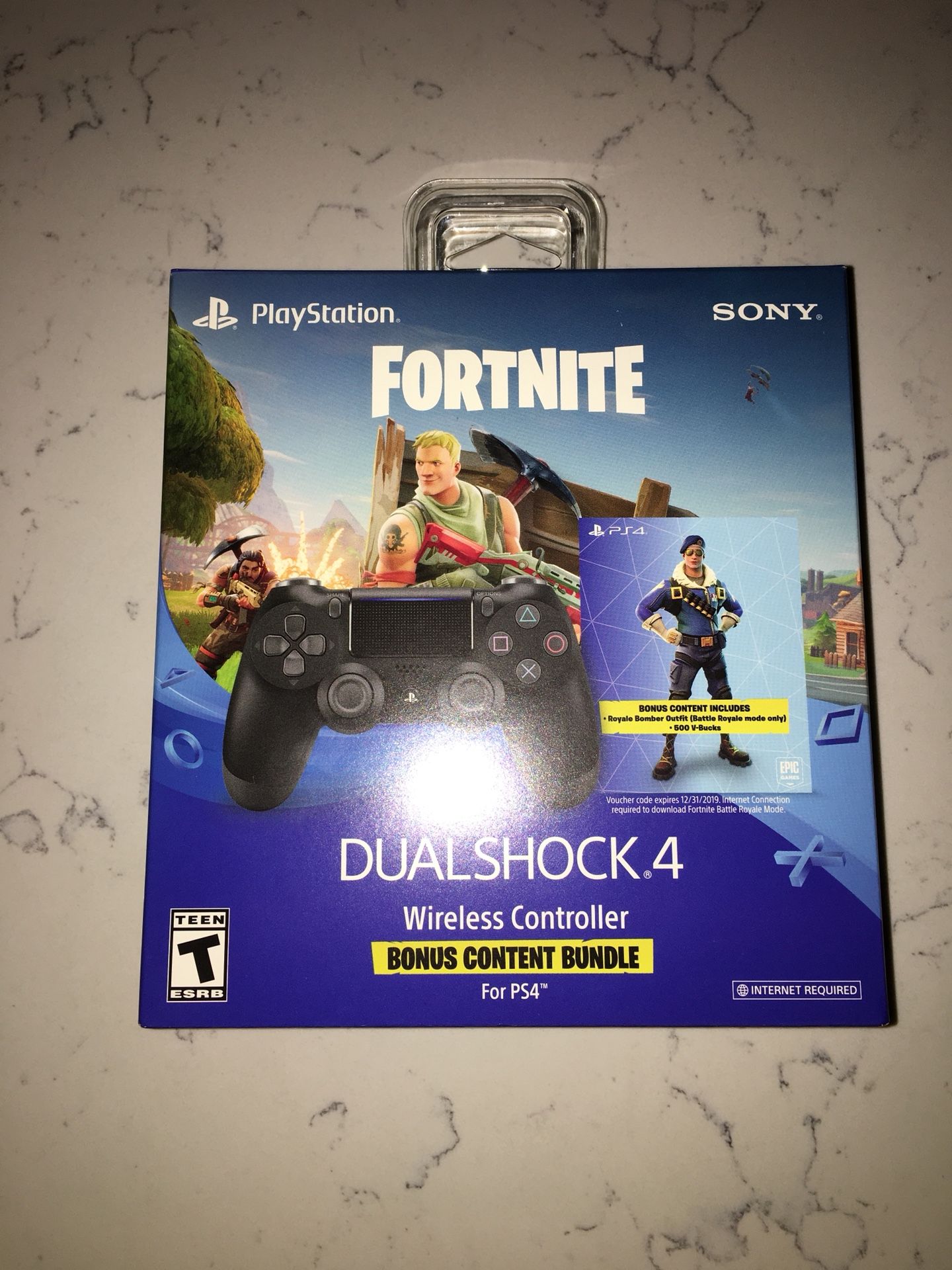 Fortnite Royale Bomber DualShock 4 PS4 Bundle