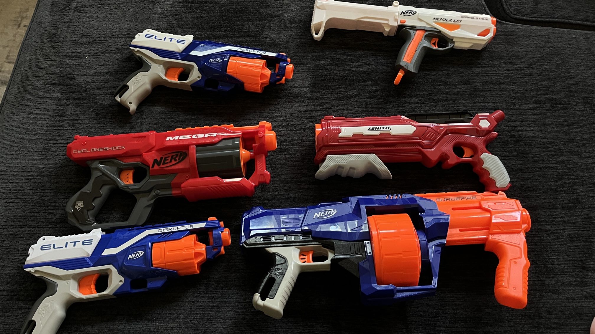 6 Nerf Guns 