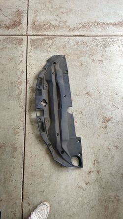 Lexus IS 250 front plastic cover