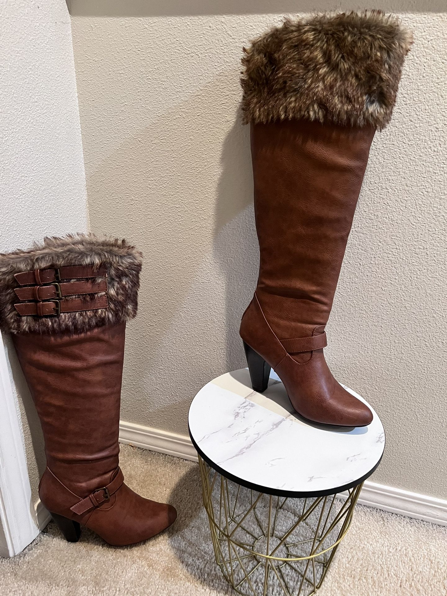 FAUX FUR HIGH BOOT!