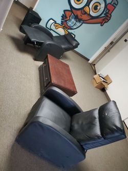 2 recliners & coffee table