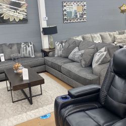 Beautiful Set. Sofa And Loveseat 