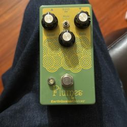 Plumes EarthQuaker Pedal