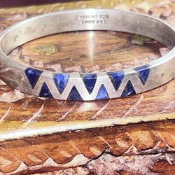 Vintage Navajo with blue lapis, inlay sterling silver hinge opening almost  50 g