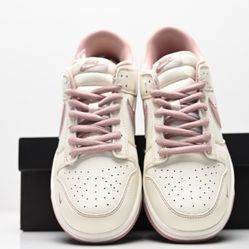 Nike SB Dunk Low Supreme co-branded size 8.5