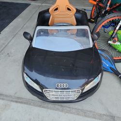 Kids Electric Audi Car NEEDS BATTERY