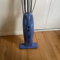 Used Stick Vacuum Eureka the Boss 