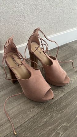 Size 8 woman’s heels