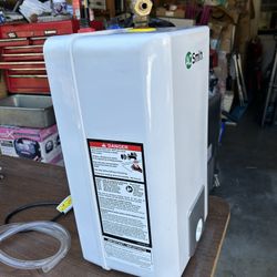 AO Smith water heater 4 Gal EMT-4.0 ,120v, 1444 Watt