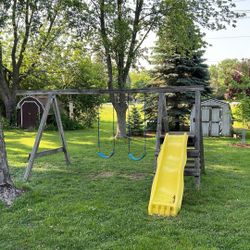 Swing set 