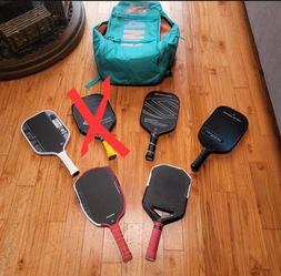 Multip.  paddles available, including bag. Priced individually in description.