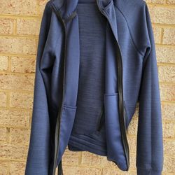 32 Degrees Heat Men's Full Zip hoodie & pants set (Blue Size Medium) Like New, No tags

1 pocket with zipper on each side