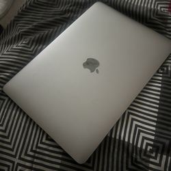 MacBook Pro 13”
