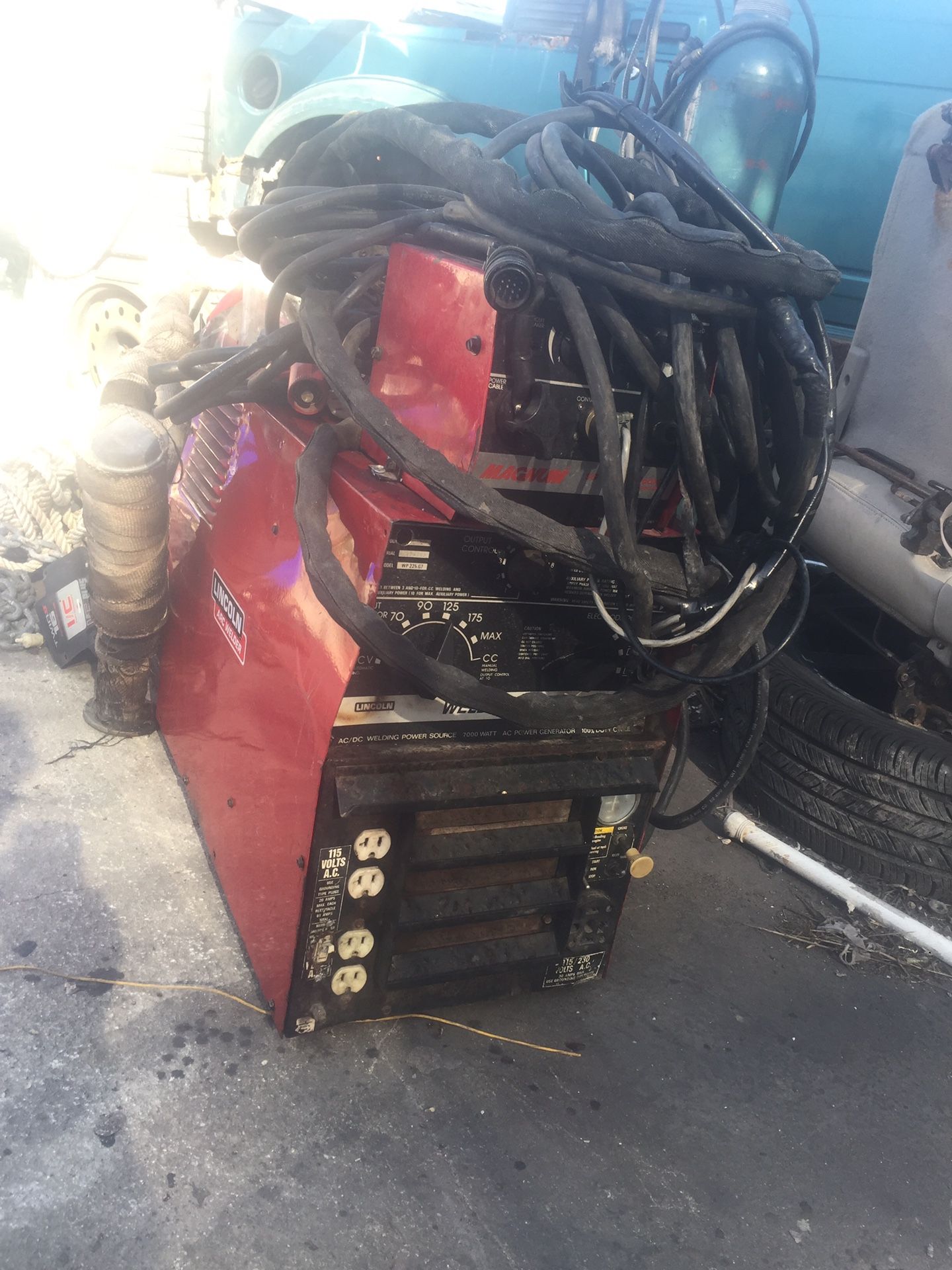 Lincoln ac/dc arc welder. Weldan power 225 g7