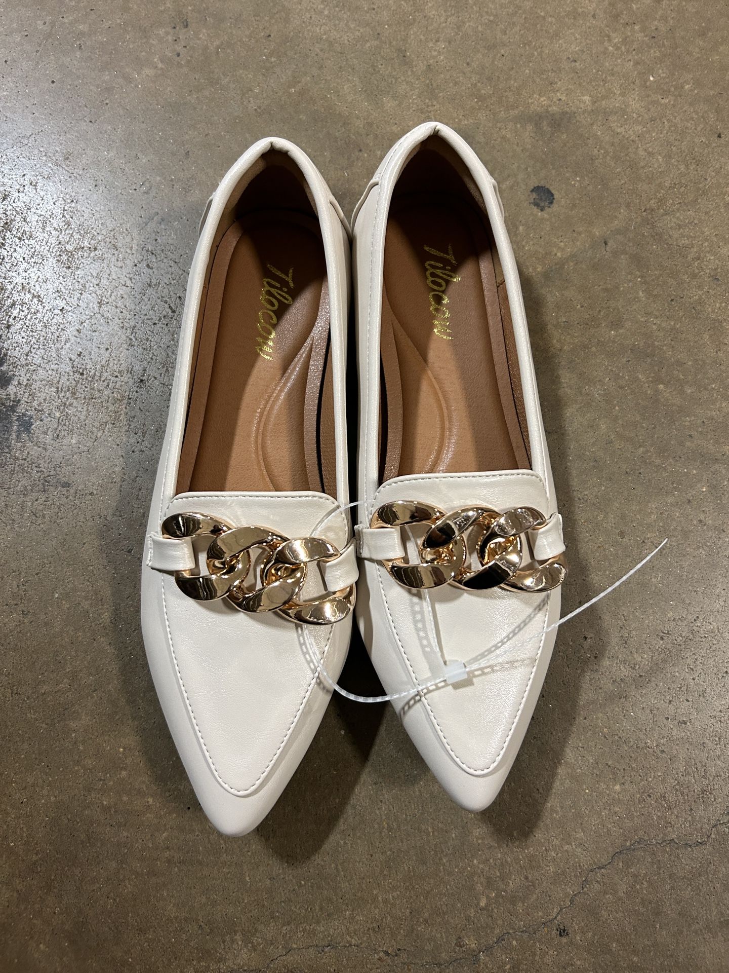 New women flats size 8