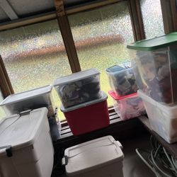 Tons Of Woman’s Clothes 3.00 Each! All Sizes! Shirts, Shorts, Pants, Coats, Sweatshirts, And Tons More! Also Household Items Too! 