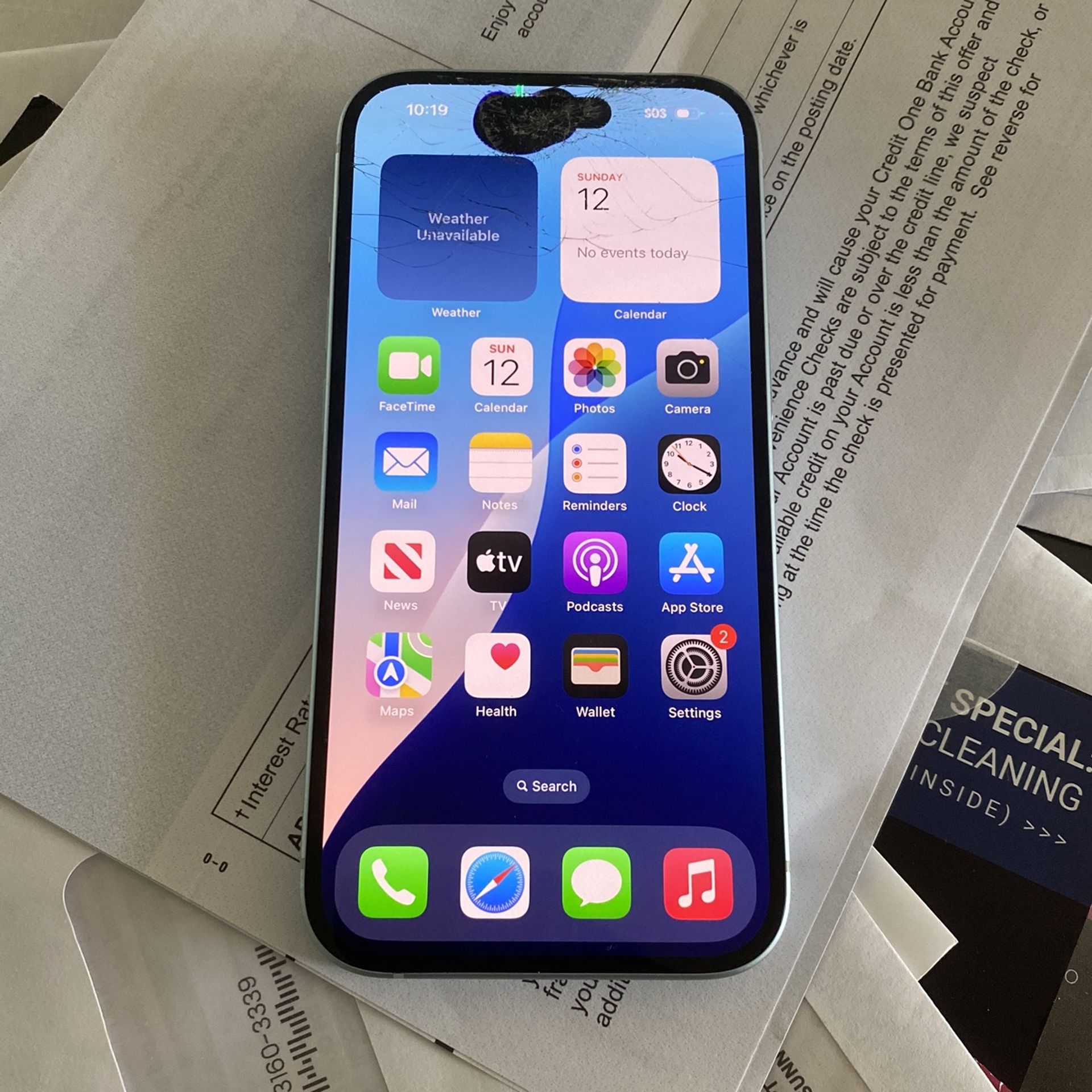 iphone 15 128gb Unlocked Broken Screen and Back