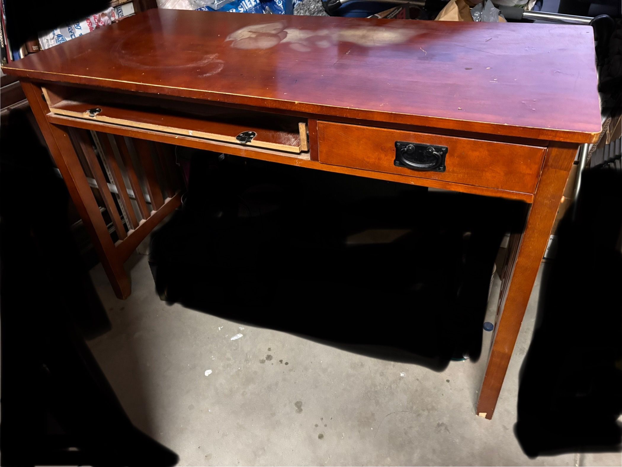 Wooden Desk. Escritório de madera 