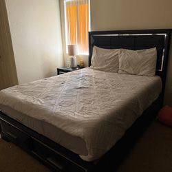 Bed With Dresser And Night Stand