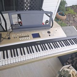 Yamaha Keyboard 