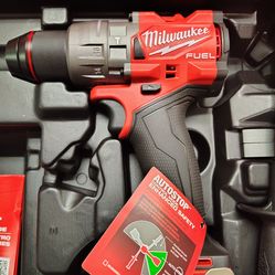 Milwaukee fuel hammer drill m18