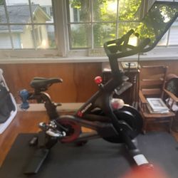 2020 Peleton Bike 