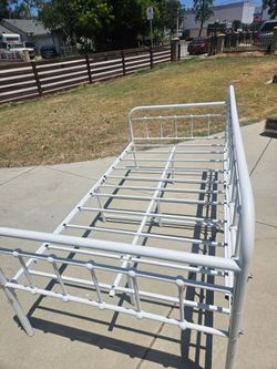 Day bed Brand new