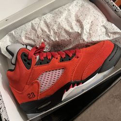 Jordan 5 Raging Bulls Brand New 3.5 