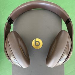 Used Beats Pro Wireless Headphones 