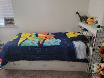 White twin bed