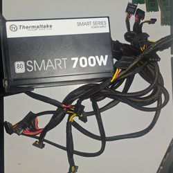 Thermaltake Smart 700W psu