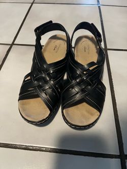 Women’s Clark Sandals (size 8 1/2)