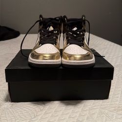 Jordan 1 Metallic Gold/Black-White