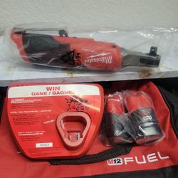 MILWAUKEE M12 FUEL RATCHER 3/8 W. 2 BATTERYS 2.0 AND CHARGER ALL NEW 