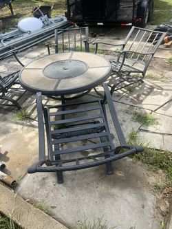 Tengo Estás 4 Siyas Y Su Mesa 