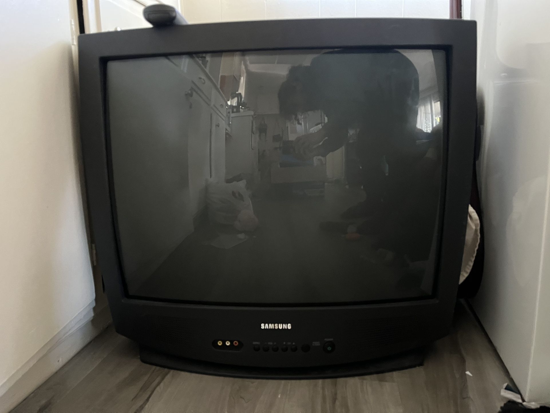 32 Inch Samsung CRT TV
