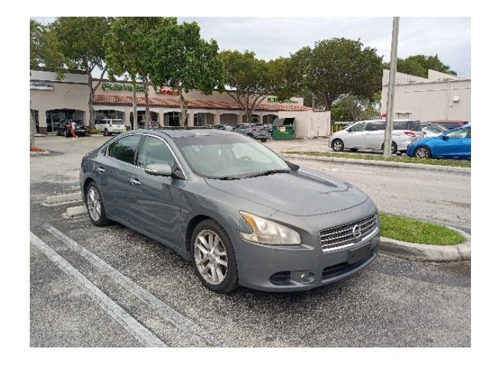 Nissan Maxima S 2010 En Venta Por Motivos De Viaje (For Sale Due To Travel)
