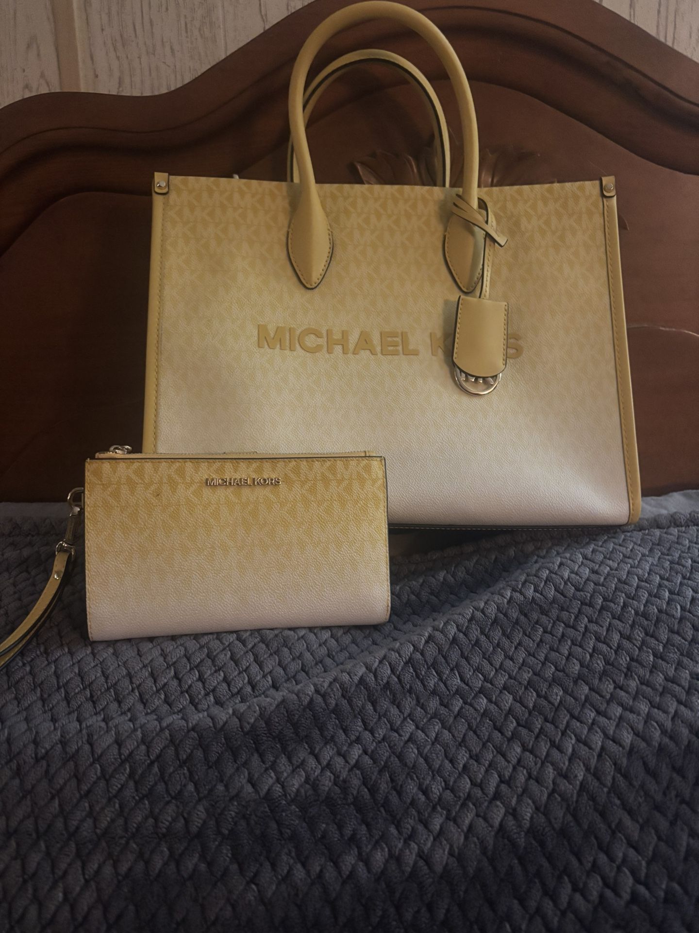Beautiful Michael Kors And Wallet Set. Use Twice. Must go. $75 For Both. Paid Over $200 For Both At Michael Kors In Ellenton Outlet Mall