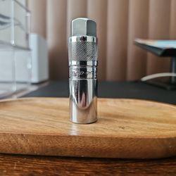 3/8" Drive 6-Point SAE 5/8" Flank Drive® Magnetic Spark Plug Socket -
Item no :S9706KMAG