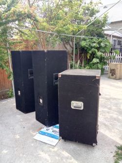 DJ speakers GH Buena marca muy potentes