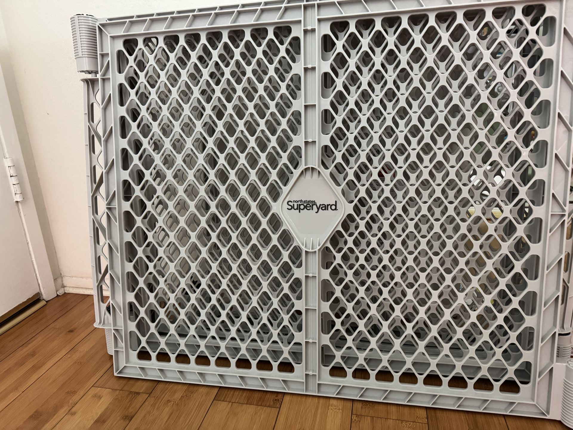 Baby play yard, baby gate, play pen or pet pen