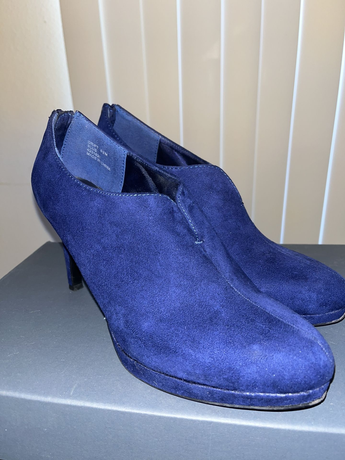 Blue Suede Jasmine Heels Size 8 1/2 Women’s Shoes