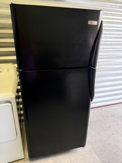 Frigidaire 19 cu. Ft top freezer refrigerator
