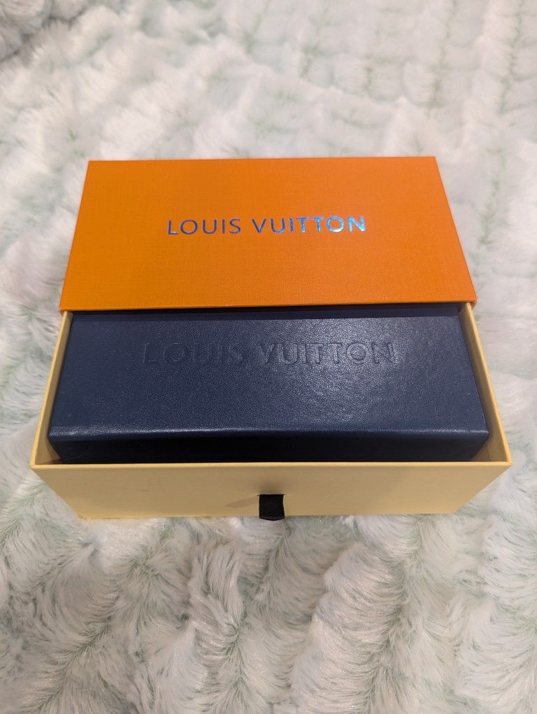 Louis Vuitton Sunglasses!!