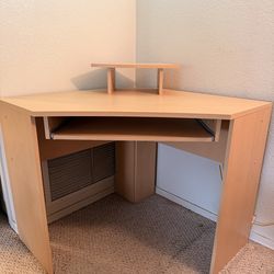 Corner desk