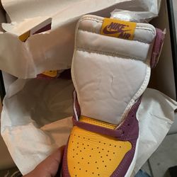 GS Air Jordan 1 Retro High OG University Gold/light Bordeaux-white