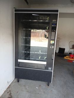 Crane National Snack Vending Machine