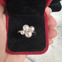 Beautiful 925 Sterling Silver Genuine Pearls Ring , Size 8 , Marked 925 W/ A Symbol In Photos , Blush And White Pearls 
