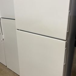 Maytag Refrigerator Top Freezer  White 